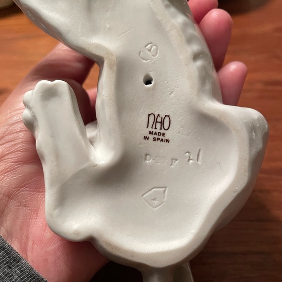 Vintage, NAO by Lladro,Laying down Beagle,Porcelain,Made in Spain, No Box - Picture 6 of 6